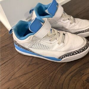Nike Kids White and Blue Sneakers